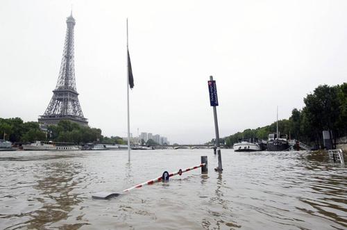 500-paris-floods